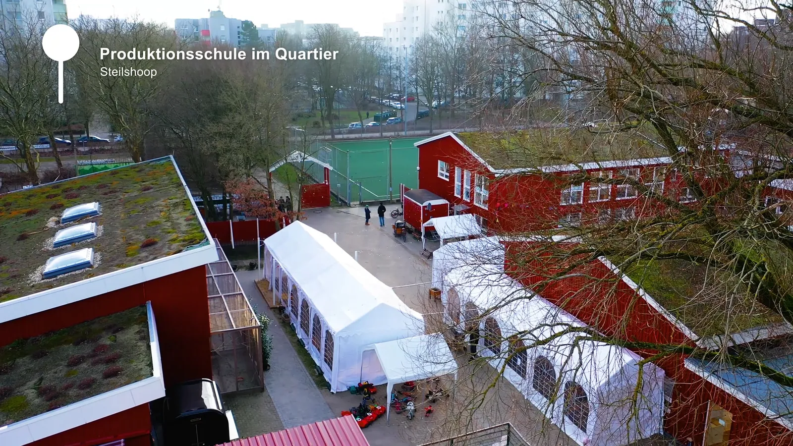 Luftaufnahme der Produktionsschule im Quartier Steilshoop
